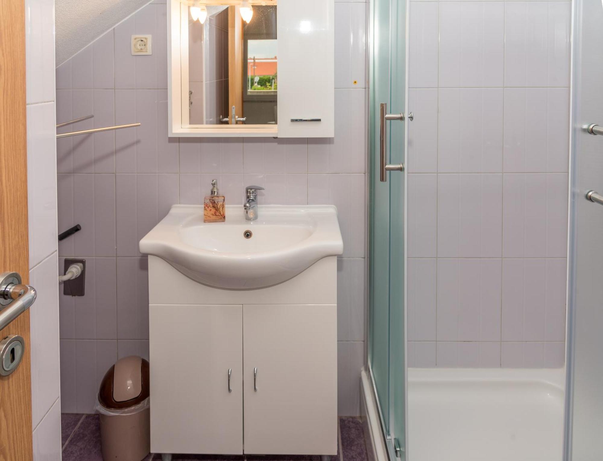 נין Studio Apartment מראה חיצוני תמונה