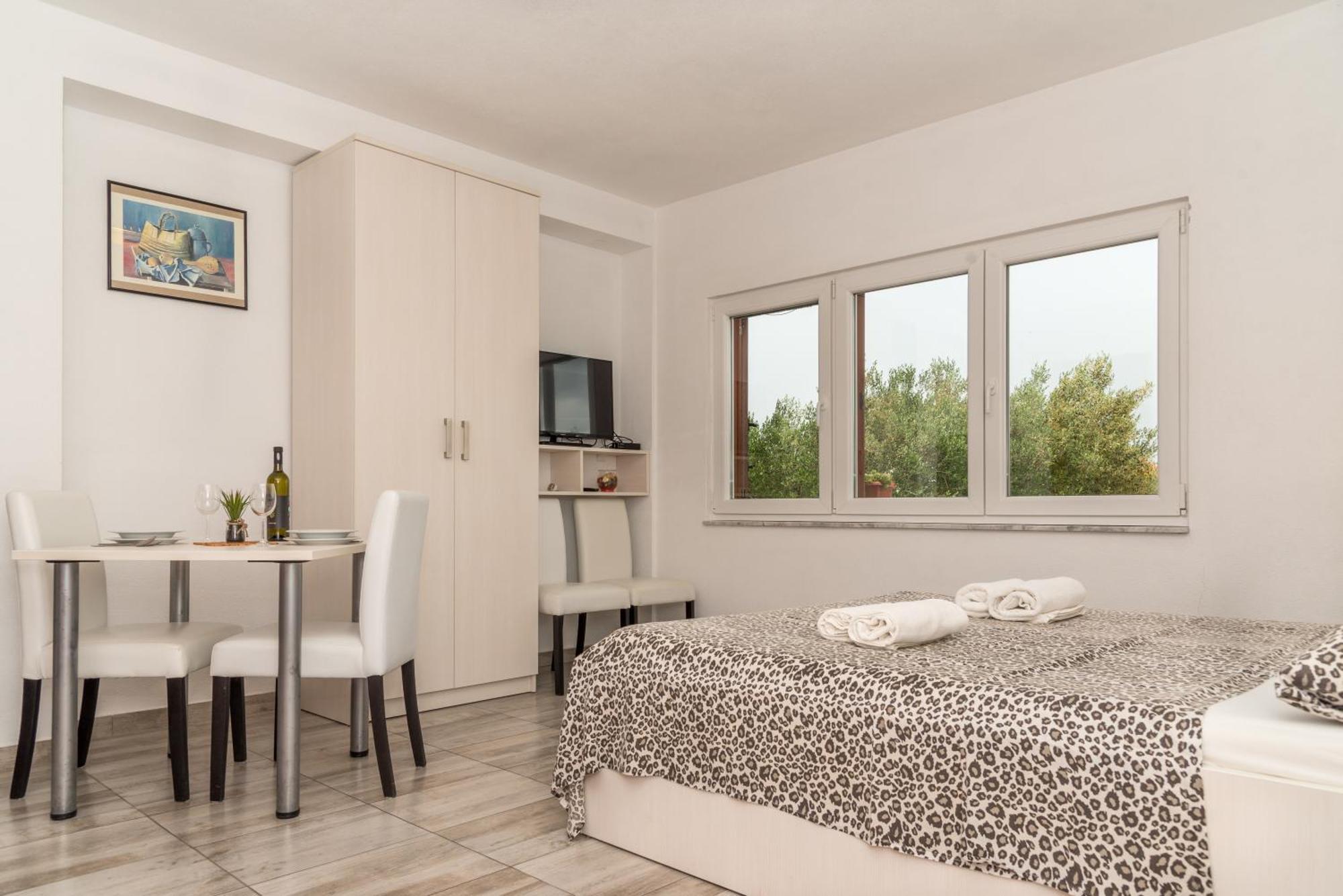 נין Studio Apartment מראה חיצוני תמונה